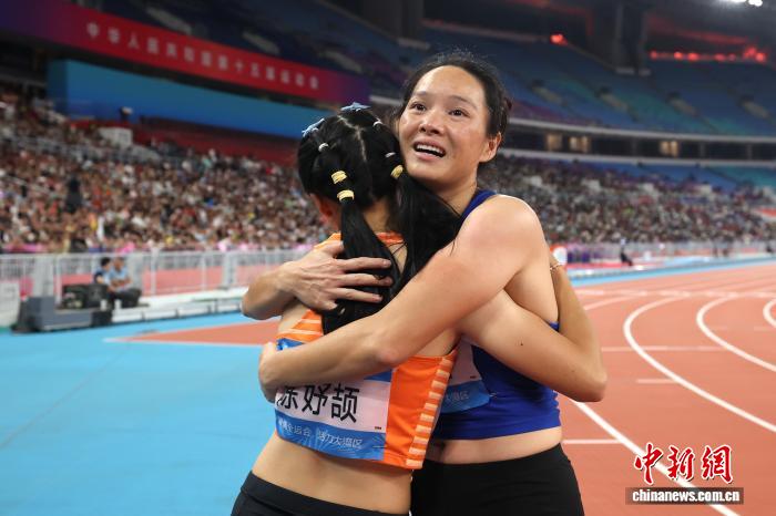 短跑名将韦永丽退役圆满落幕，返回广西南宁师