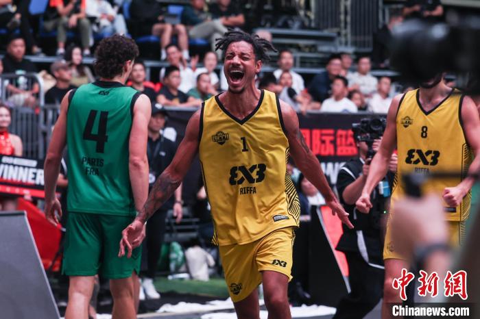 里法队在上海崇明站三人篮球大师赛决赛逆转夺
