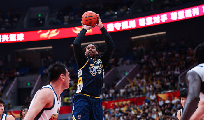 广东男篮双外援伤停 常规赛末段面临前四争夺战