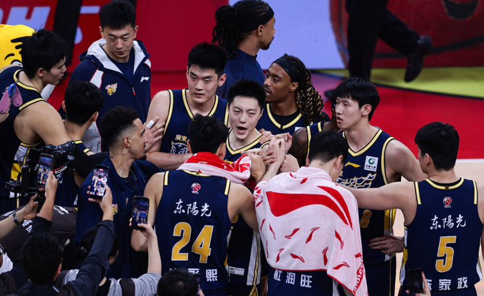 广东男篮双外援伤停 常规赛末段面临前四争夺战
