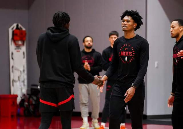 阿门汤普森爆发23+12+8助攻 火箭队顶薪续约引热议